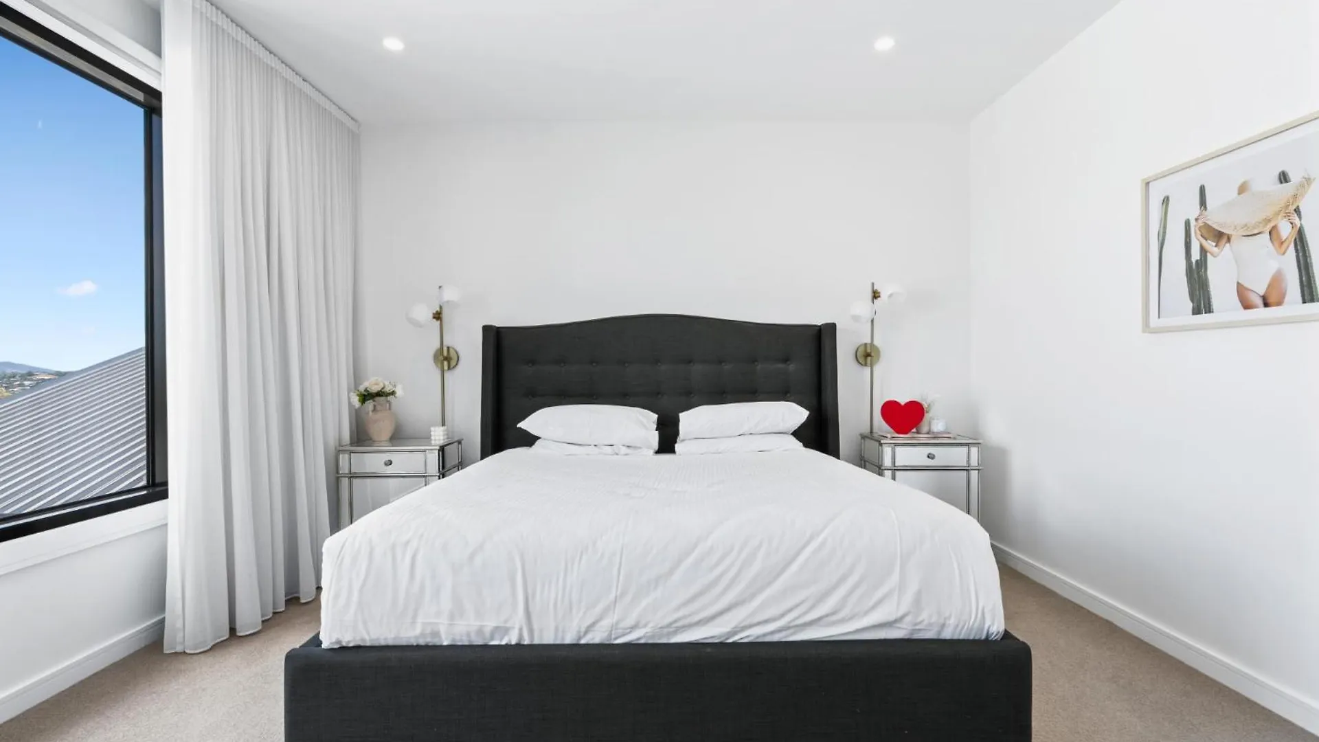 Deluxe 4-Bed Home With Pool Pizza Oven & Fire Pit Brisbane 0*,