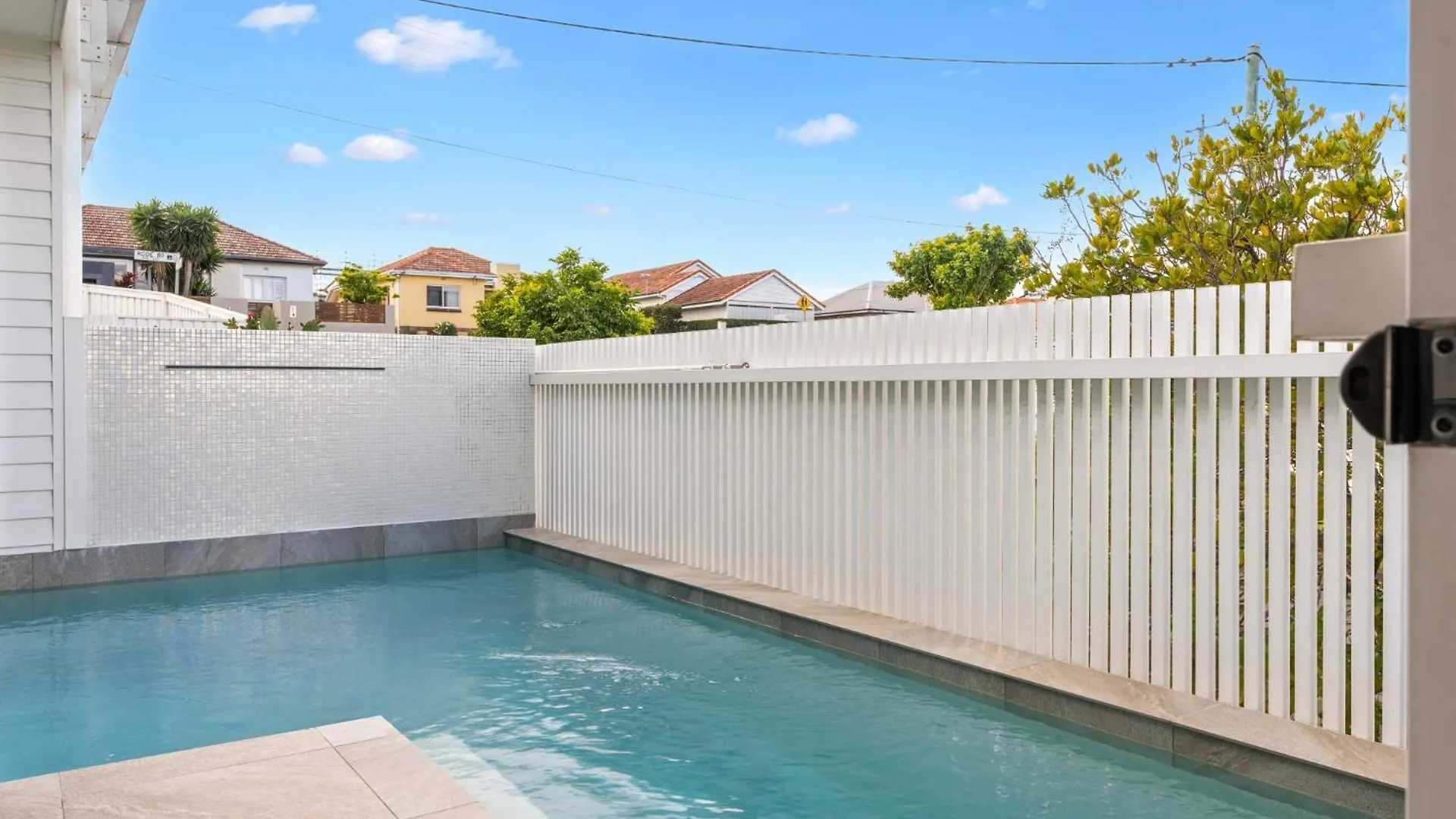 Deluxe 4-Bed Home With Pool Pizza Oven & Fire Pit Brisbane 0*,  Australia